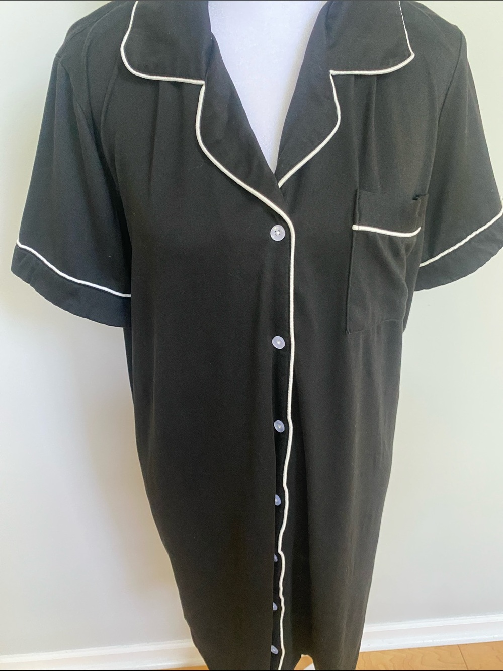 Ekouaer Black Short-Sleeve Button-Front Sleep Shirt with White Piping Sz L